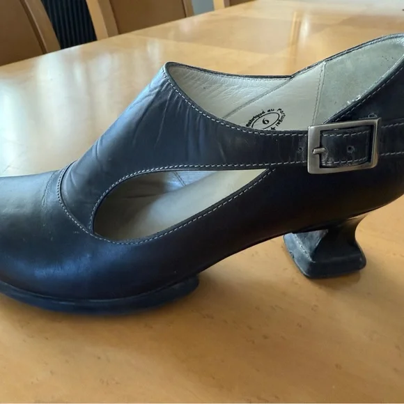 John Fluevog Black Leather Heels - Picture 5 of 9